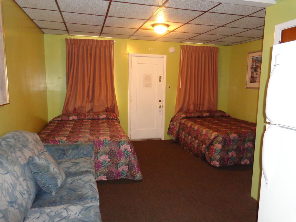 Fountain Motel Wildwood Room photo